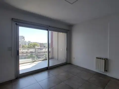 Departamento en Alquiler en Bernal, $ 800.000