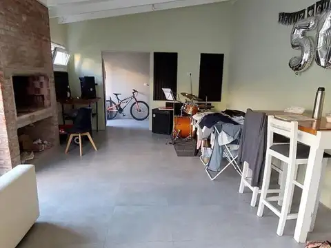 Casa en venta - 2 Dormitorios 2 Baños - Tandil