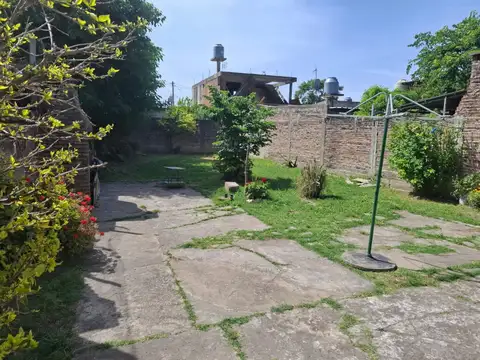 Casa 4 ambientes con 1 baño