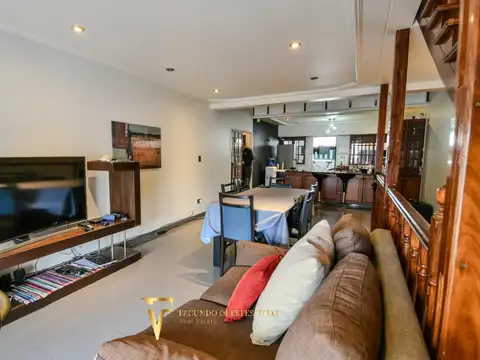 Depto Tipo Casa 4 ambientes con 2 baños