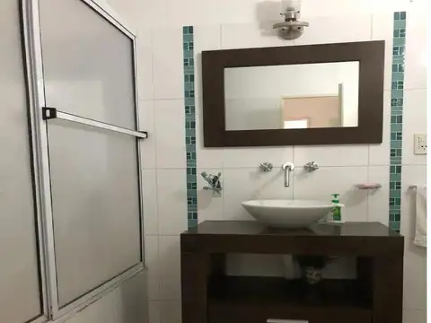 Casa en Venta con 5 cocheras