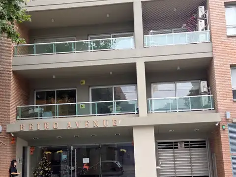 DEVOTO RESIDENCIAL EDIFICIO CON IMPORTANTE HALL DE ENTRADA, CON SILLONES DE ESTILO y ESPACIOSA RECEPCIÓN, AMENITIES y COCHERA FIJA