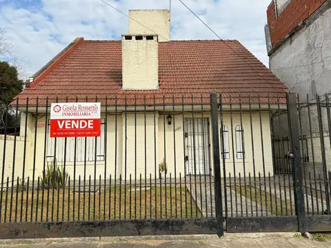 a metros de Pilar centro