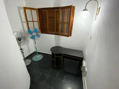 Casa en Alquiler con 1 cochera