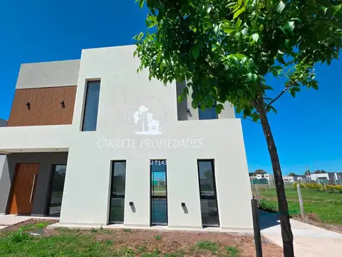 Casa en Venta en Pilar del Este - Santa Lucia, USD 205.000