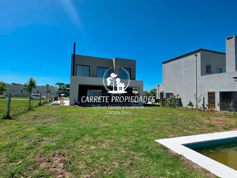 Imperdible! Casa en venta de 3 dormitorios y pileta. Santa Lucía. Pilar.