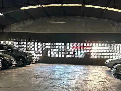 VENTA Cochera cubierta, Belgrano - Excelente!