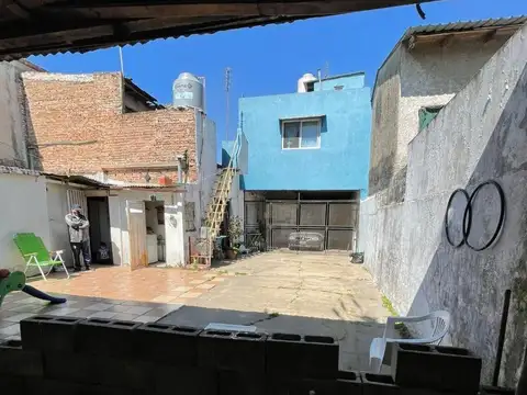 Casa en Venta con 3 cocheras