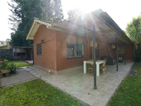 Casa en Venta con 2 cocheras