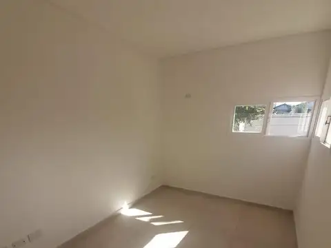 Depto Tipo Casa en Venta con 1 cocheras