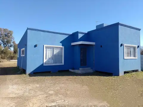 Casa a estrenar en Barrio La Pista