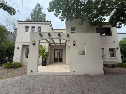 Casa en venta St Matthew's Village Pilar
