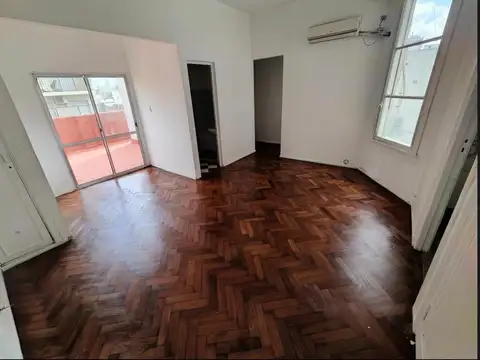 Oportunidad! Piso de 3 amb en Congreso con balcon terraza