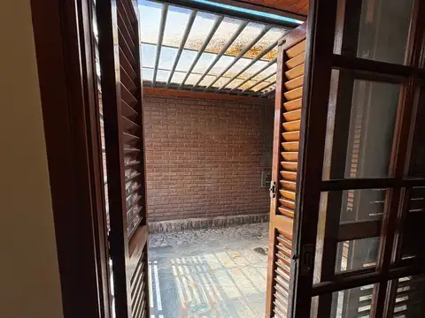 Casa en Venta con 4 cocheras