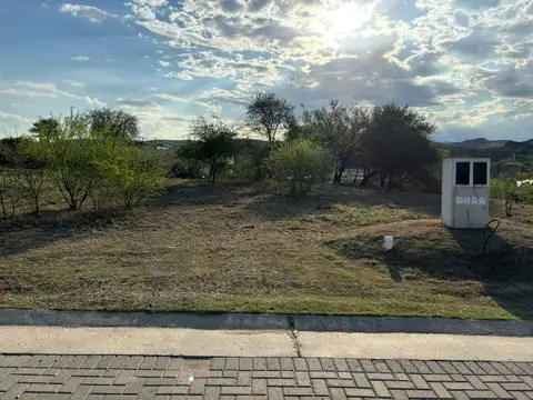 VENTA LOTE COLINAS DE LA DESEADA 451 M2