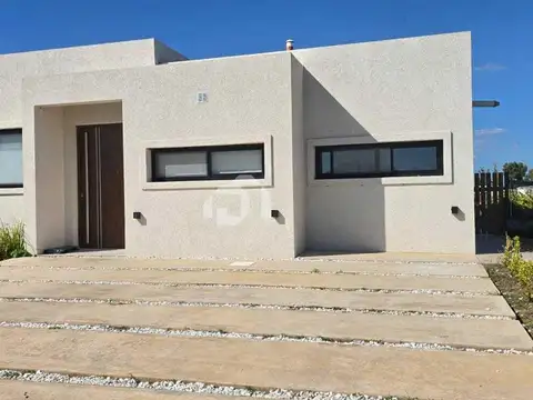 Casa en venta en Santa Elisa 100