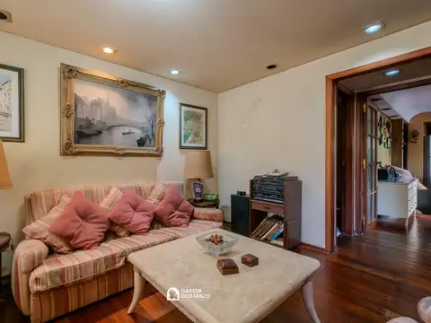 Casa 5 ambientes con 4 baños