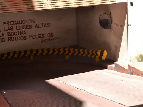 EN VENTA EN CIUDAD JARDIN COCHERA UBICADO EN EL EDIFICIO TERRAZA - FICHA 7455