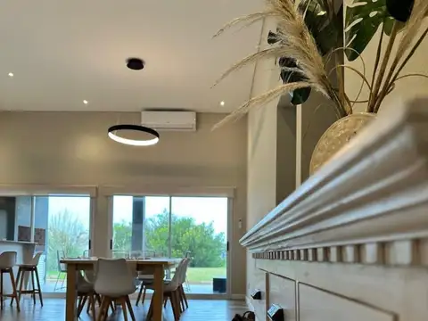 Casa 5 ambientes con 3 baños