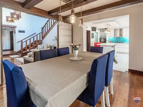 Casa 7 ambientes con 3 baños