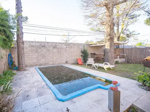 Depto Tipo Casa en Venta con 1 cocheras