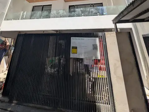 Presidente Hipólito Yrigoyen 1400