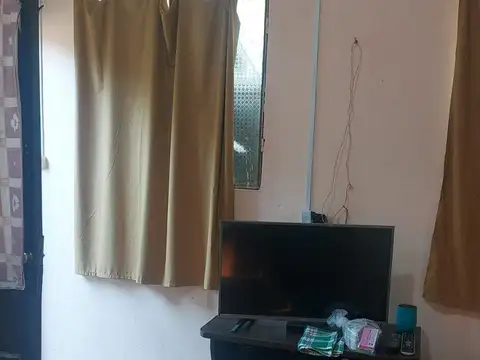 Venta Casa de 2/1 dormitorios c/ cochera en La Teja