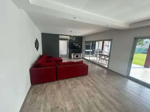 Casa en Alquiler en Centro Agricola el Pato, USD 1.200