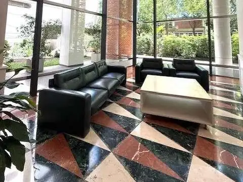 Semi piso de 4 ambientes con doc cocheras en el edificio Forum juncal 3100