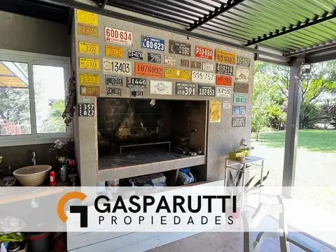 Casa en Venta con 6 cocheras