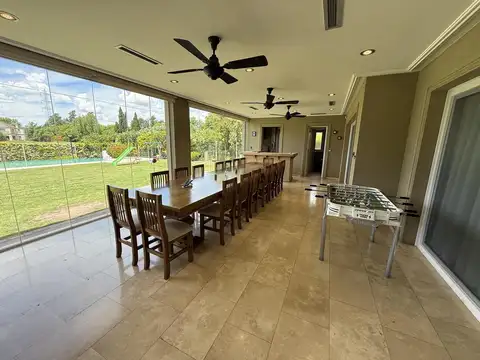 Casa 6 ambientes con 5 baños