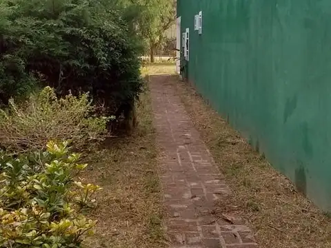 Casa en Venta con 3 cocheras