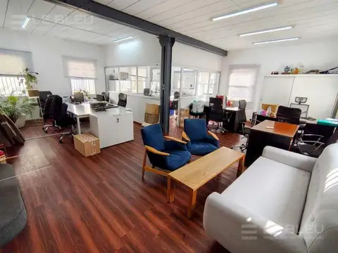 Oficina en Venta con 1 cochera