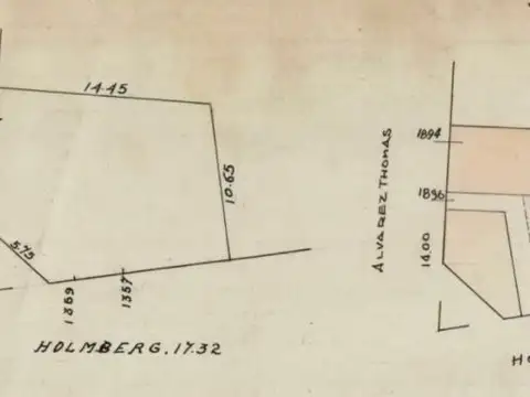 Alvarez Thomas Av. al 1800