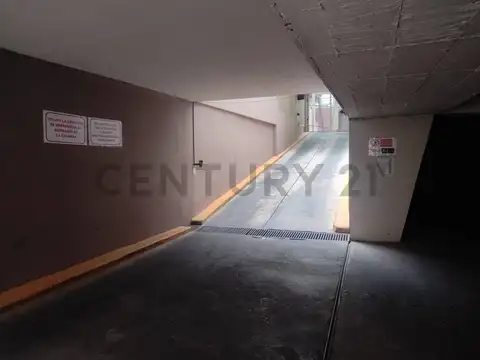 Century 21 vende: Cochera en B° Alberdi, José Miguel Urrutia al 100