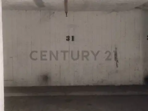 Century 21 vende: Cochera en B° Alberdi, José Miguel Urrutia al 100