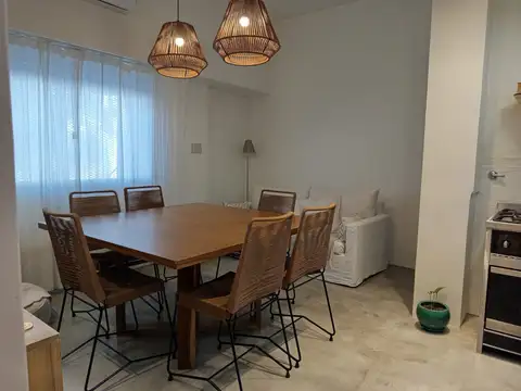 Excelente PH al frente 3 ambientes CON GARAGE. 2 Dormitorios. Lavadero. Patio. Terraza