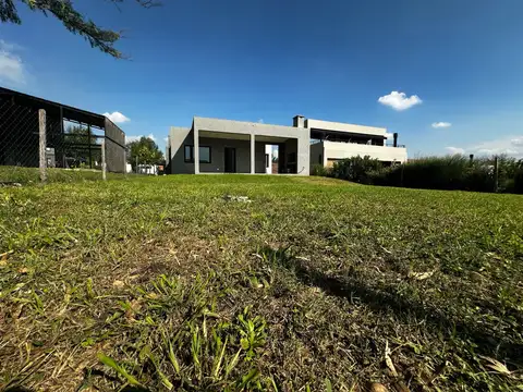 Casa en venta a estrenar en una PLANTA \ Vco propiedades