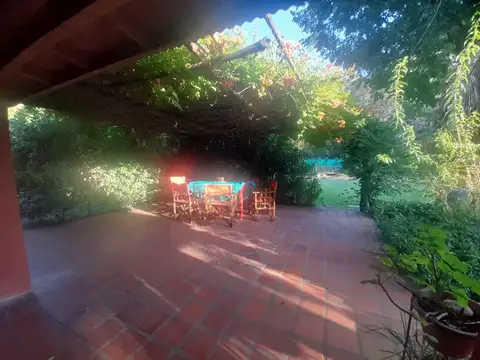 VENTA CASA QUINTA 4 AMB. C/PILETA LA LONJA PILAR