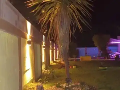 Casa en venta - 4 Dormitorios 2 Baños - Magdalena