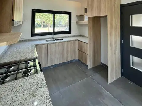 Venta Casa 6 amb barrio Los Eucaliptos Haras Santa Maria Escobar