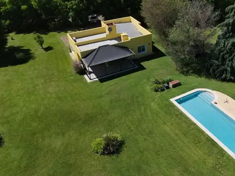 CASA 4 AMB EN VENTA EN CHACRAS OPEN DOOR C/PILETA