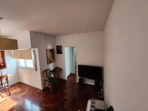 Av Dr N Avellaneda 100, Piso 2