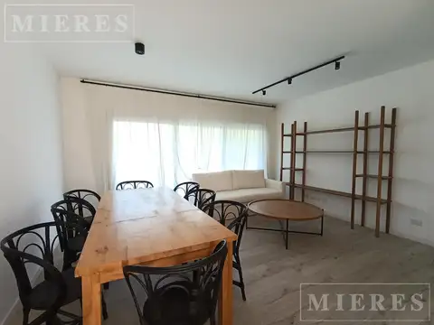 Departamento en venta de tres ambientes en ZUG Caamaño