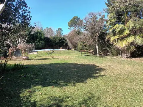 Casa sobre 2 lotes en Náutico Escobar CC, toda en planta baja