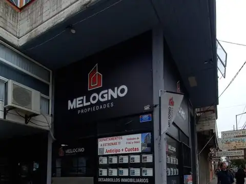 Casa 6 ambientes con 2 baños