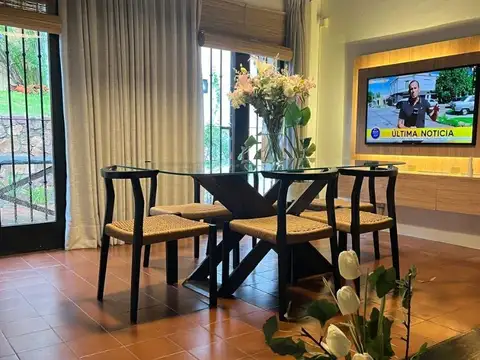 Casa 4 ambientes con 2 baños