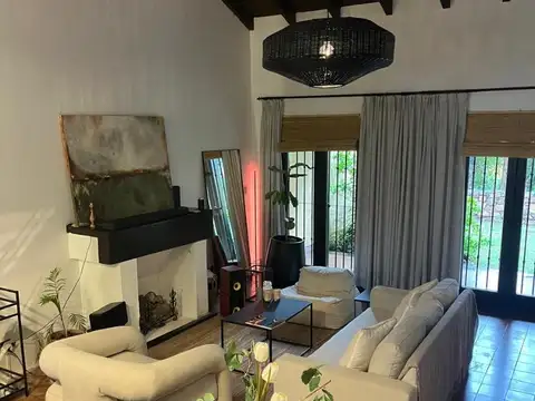 Casa en Venta con 1 cochera