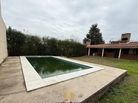 CASA EN VENTA CON PILETA EN PLAYAS DE ORO, A METROS DEL RIO