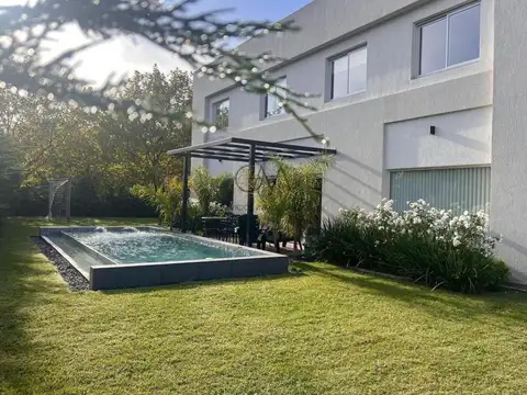 MODERNO CHALET EN VENTA